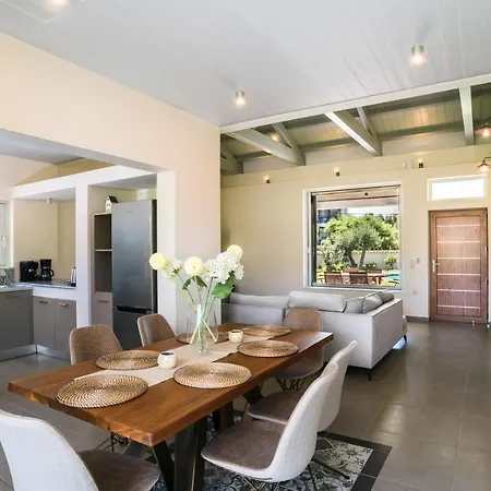 Three Stars Luxury Moraitika