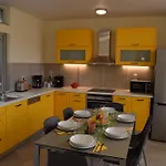 Three Stars Luxury Villa *