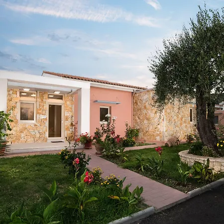 Three Stars Luxury Villa Moraitika