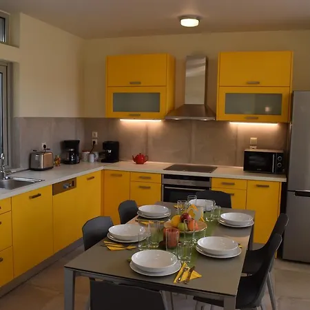 Three Stars Luxury Вилла *