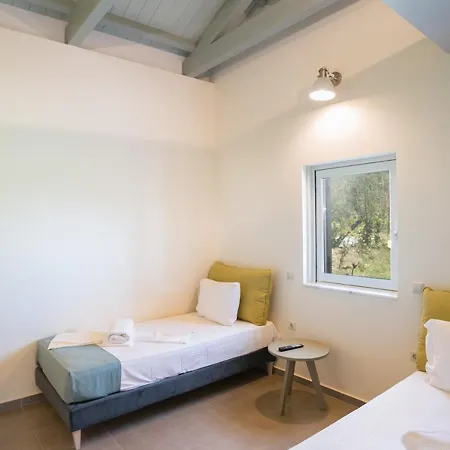 Three Stars Luxury *