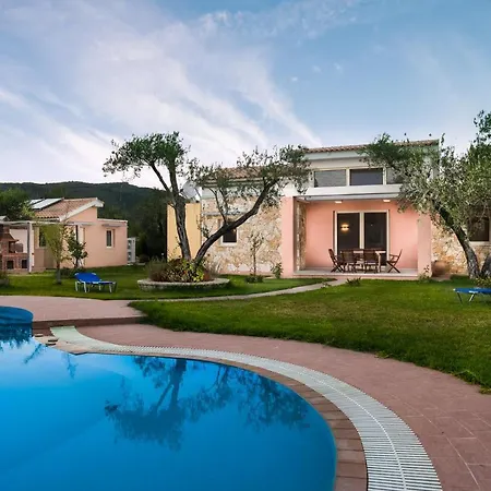 Villa Three Stars Luxury Moraḯtika