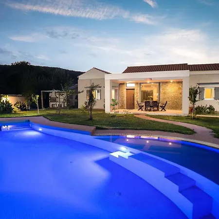 Three Stars Luxury Willa Moraitika